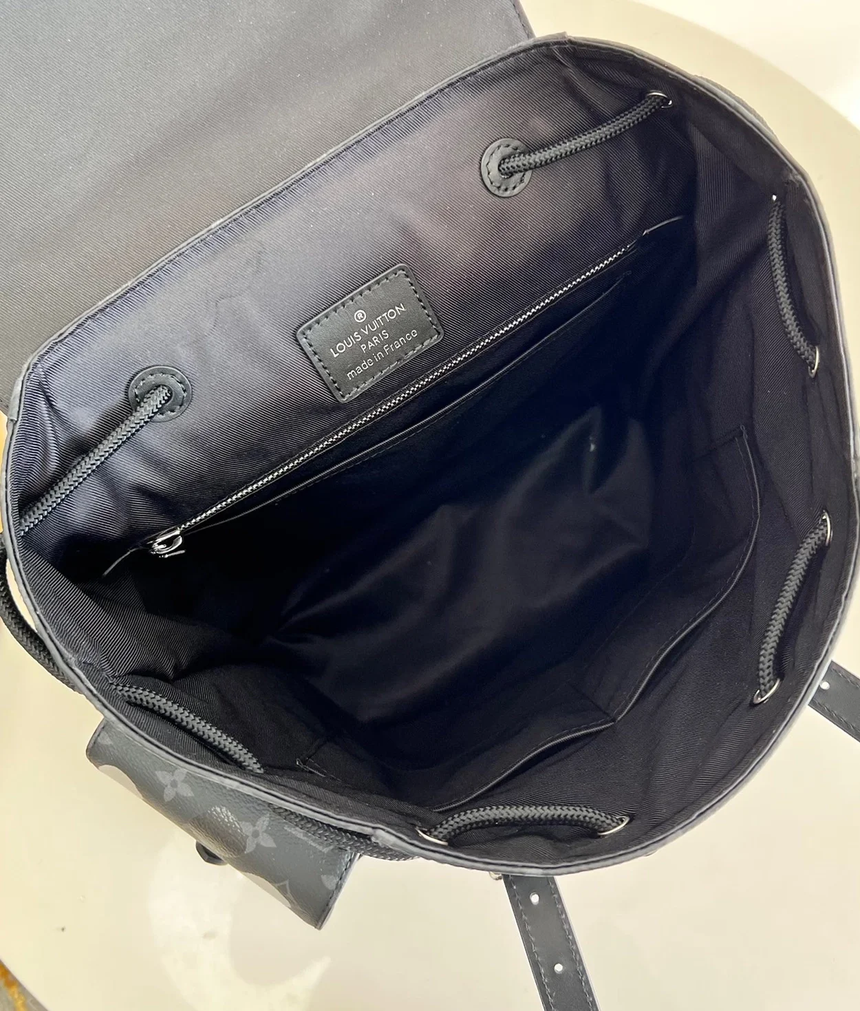 루이비통 x YK 크리스토퍼 백팩 MM M46403