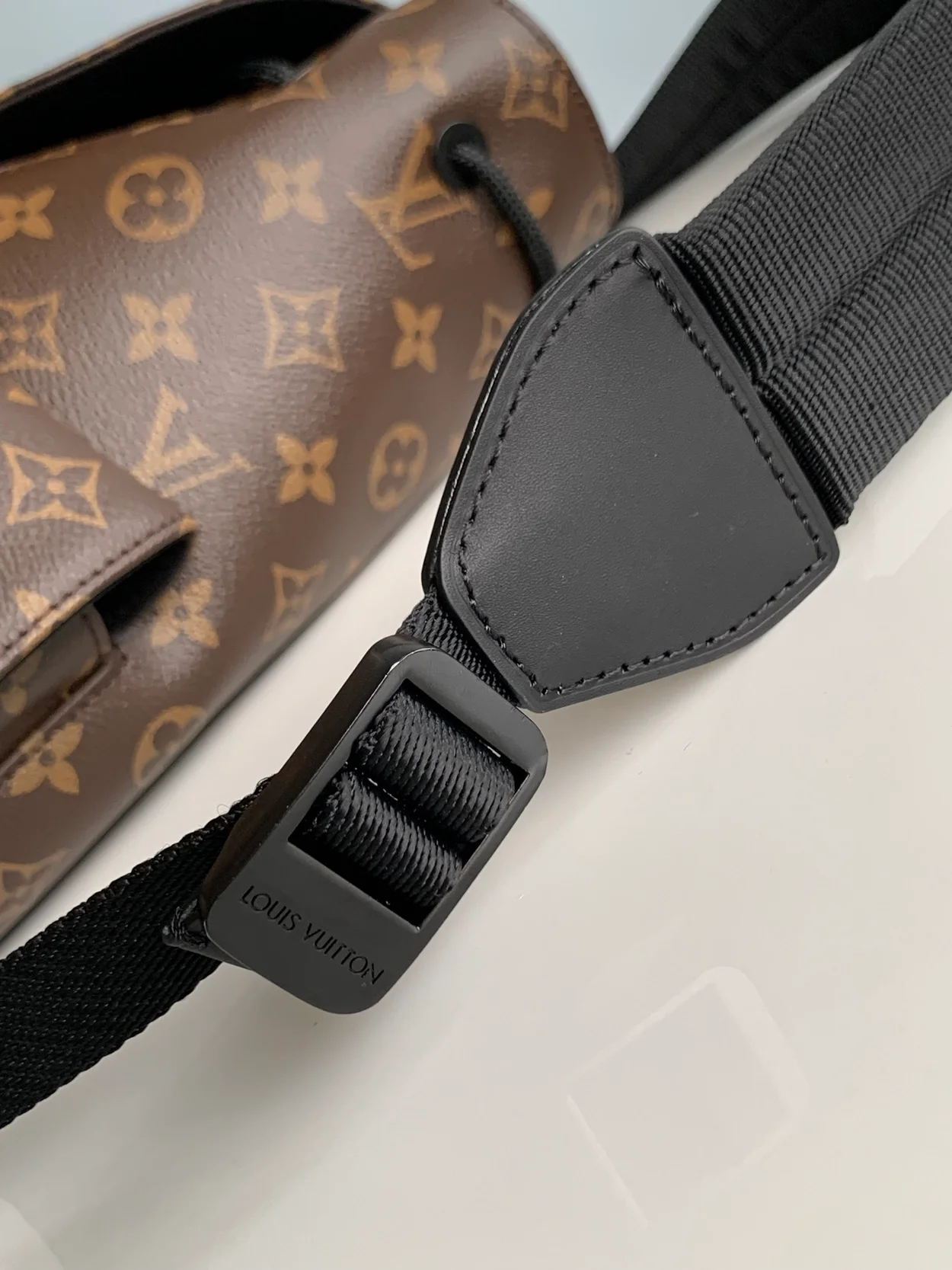 루이비통 크리스토퍼 MM 백팩 M46686