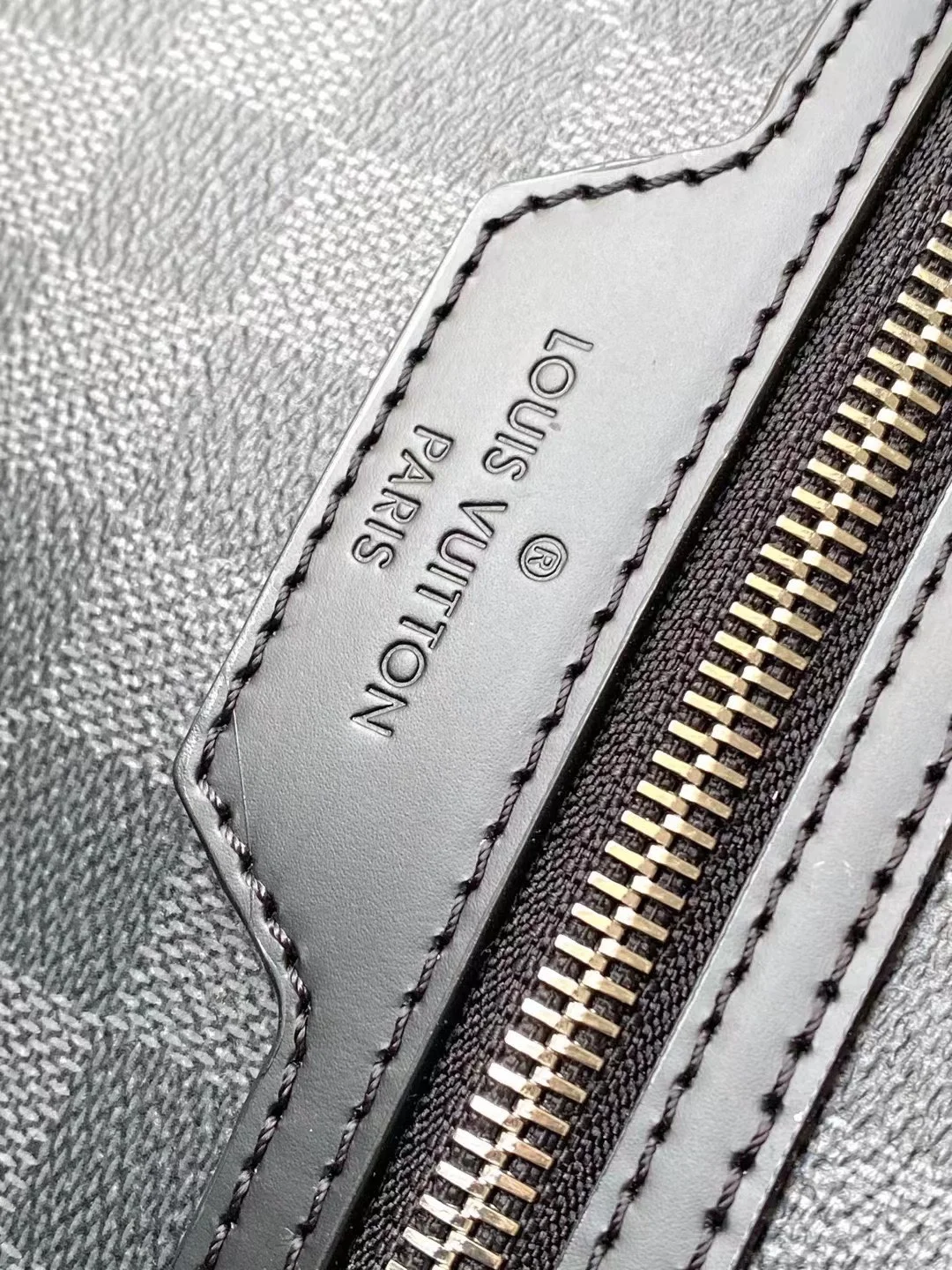 루이비통 마이클 NV2 백팩 N45279