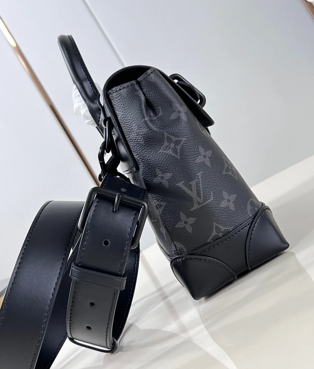 루이비통 모노그램 이클립스 스티머 PM M46953