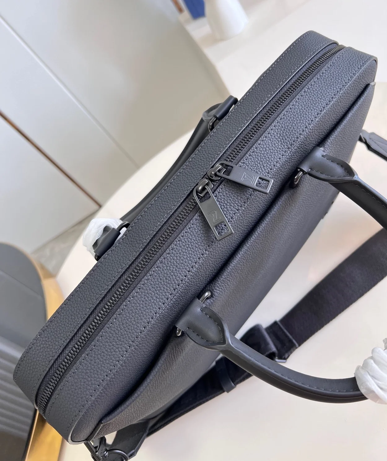 루이비통 파일럿 브리프케이스 M23778