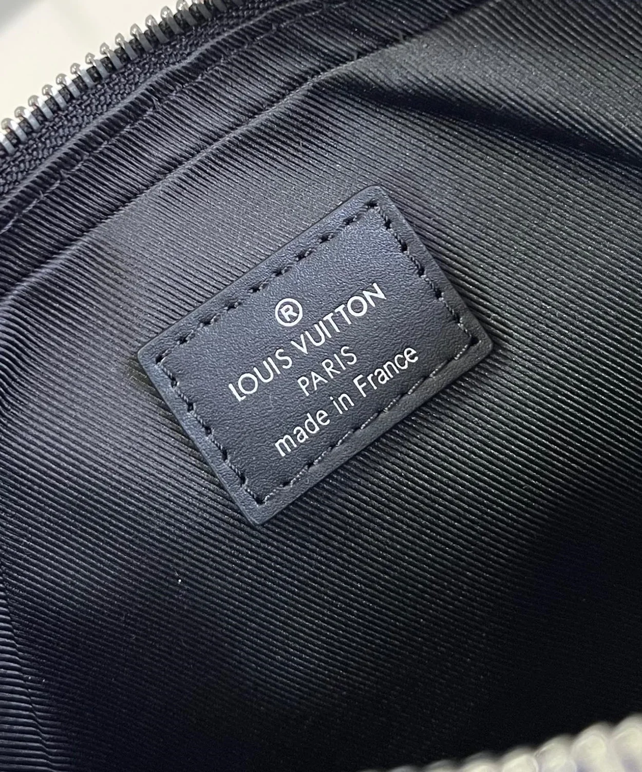 루이비통 나노 포르테 도큐먼트 보야주 M82770