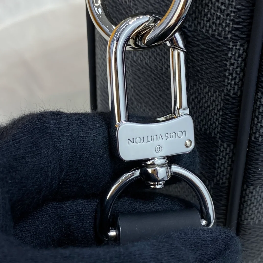 루이비통 포르테 도큐먼트 백 MM N50200