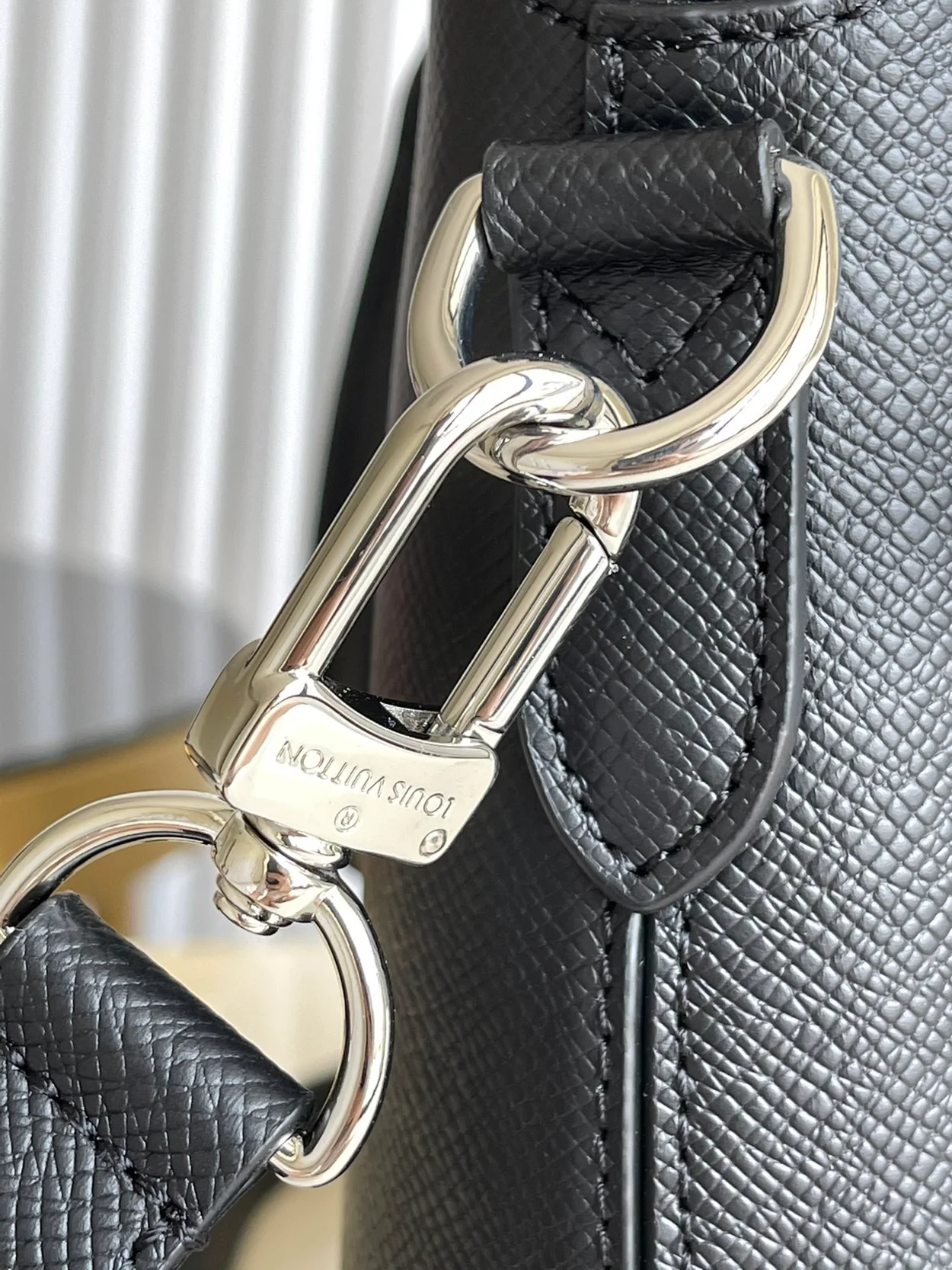 루이비통 안톤 소프트 브리프케이스 블랙 M33416