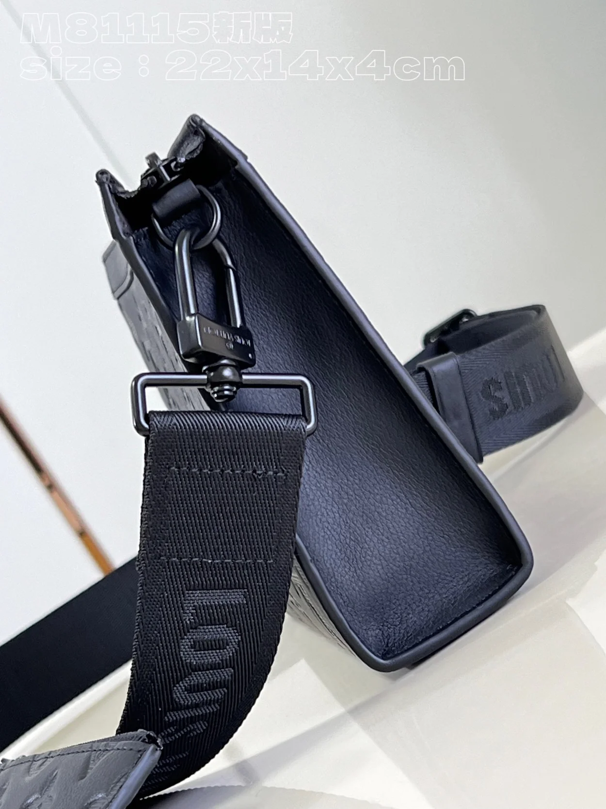 루이비통 가스통 웨어러블 월릿 M81115