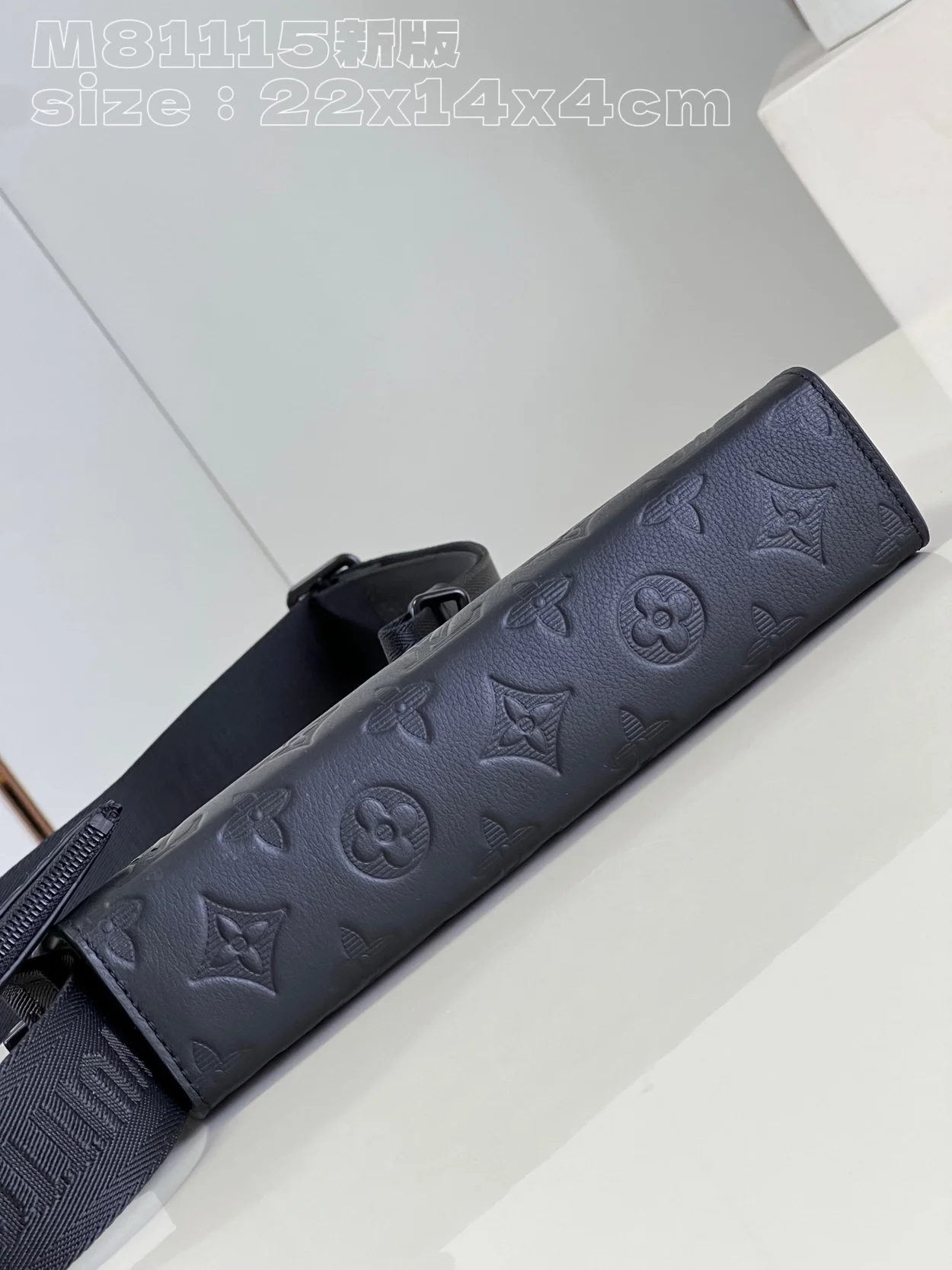 루이비통 가스통 웨어러블 월릿 M81115