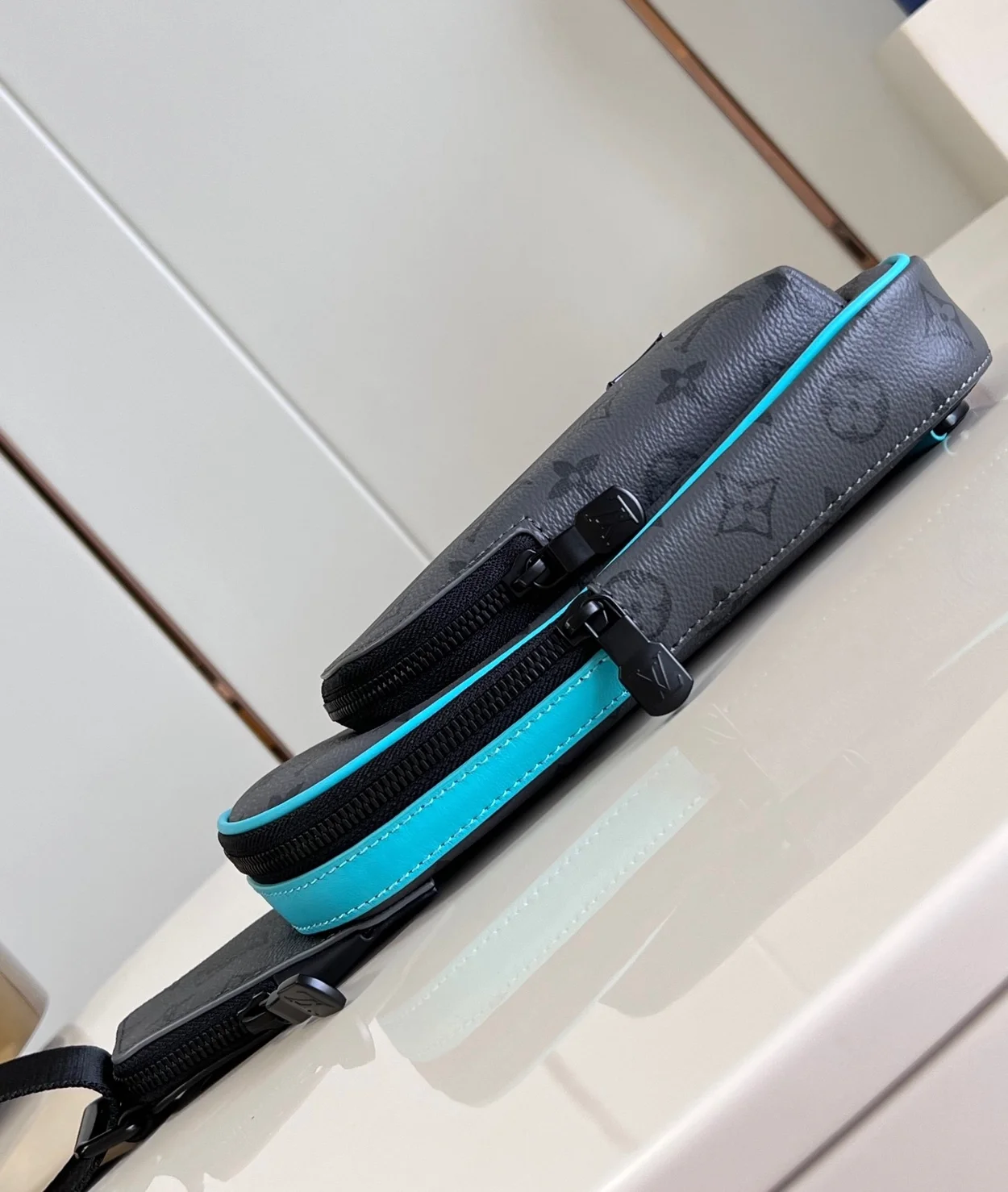 루이비통 에비뉴 슬링백 PM M11703