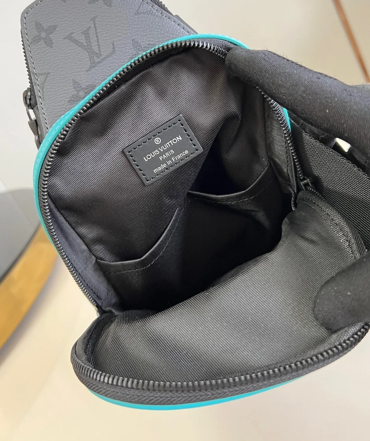 루이비통 에비뉴 슬링백 PM M11703