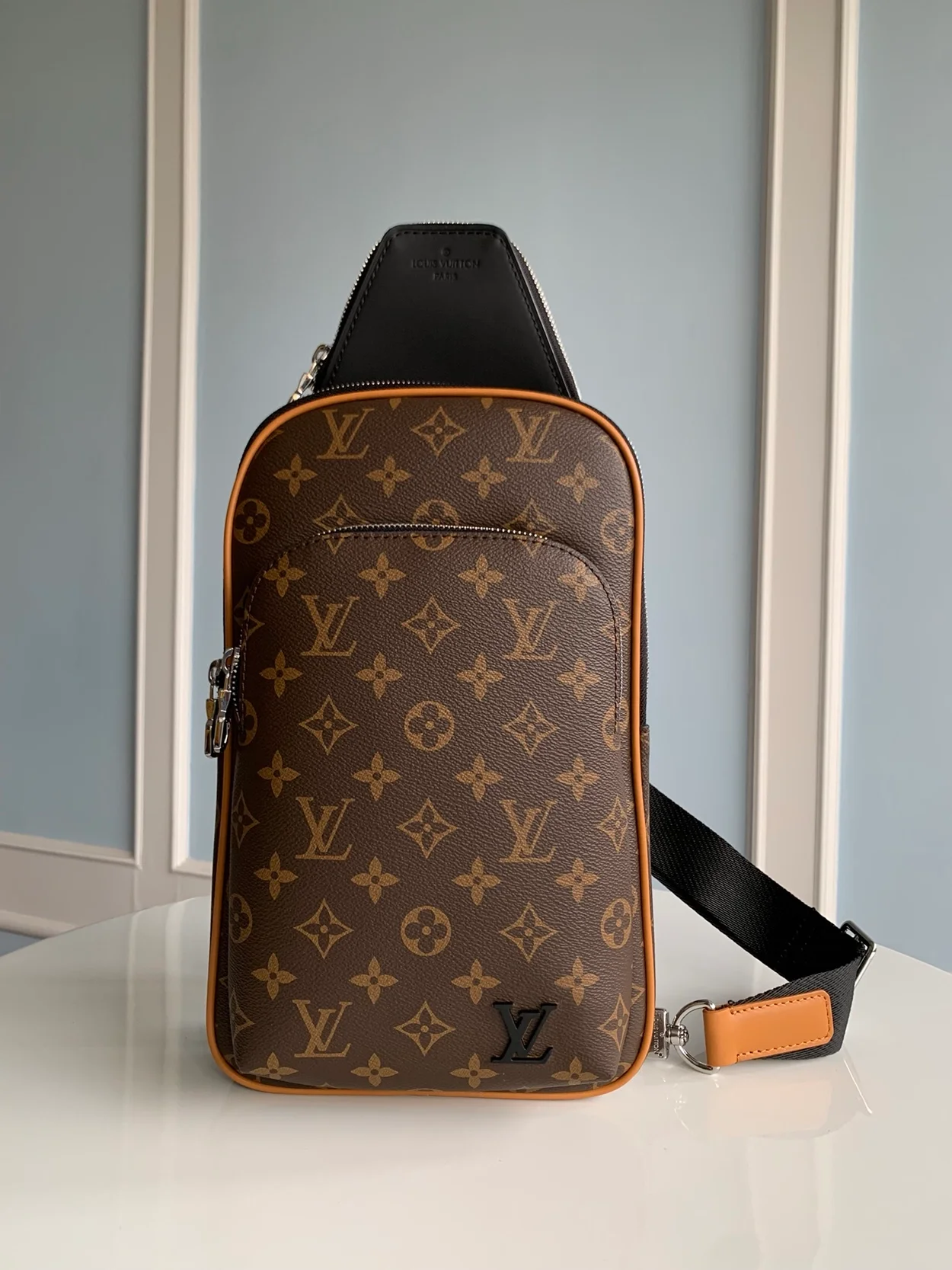 루이비통 에비뉴 슬링백 NM M46718