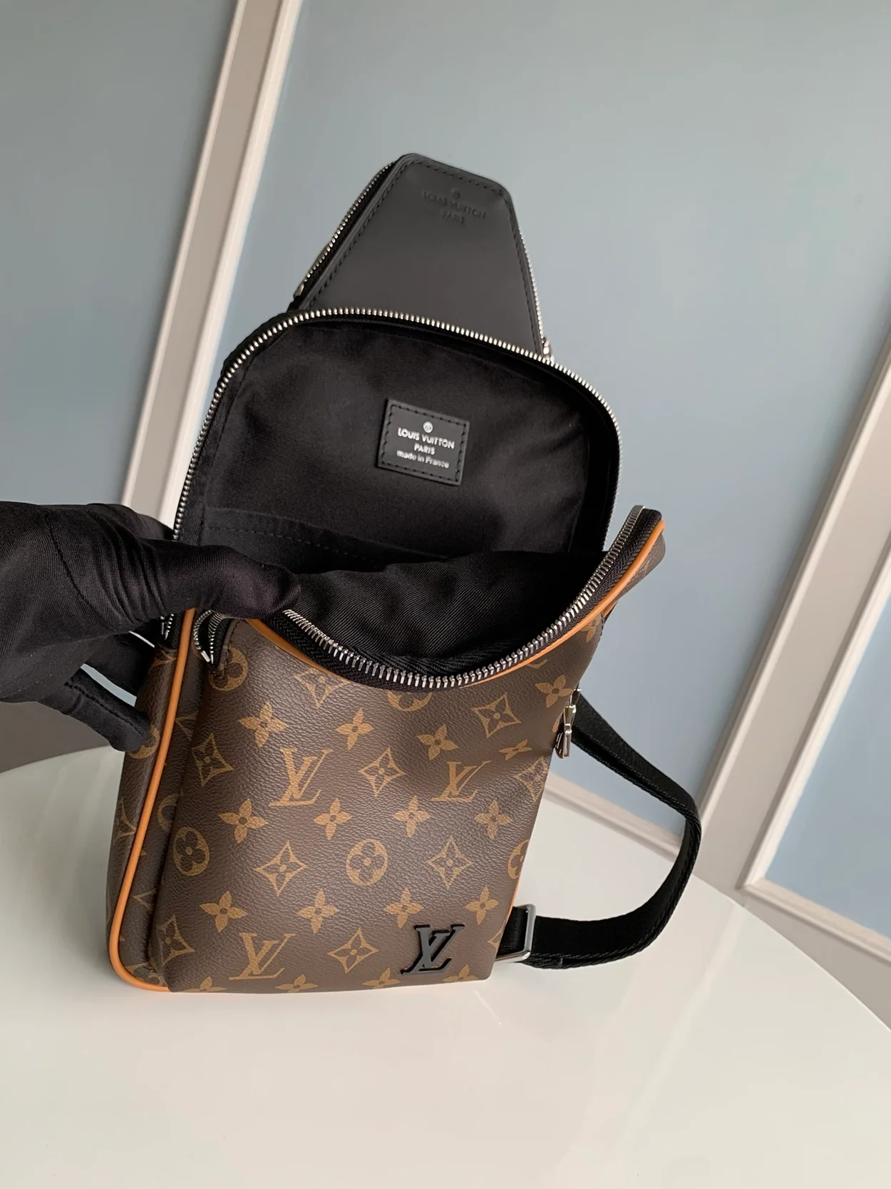 루이비통 에비뉴 슬링백 NM M46718