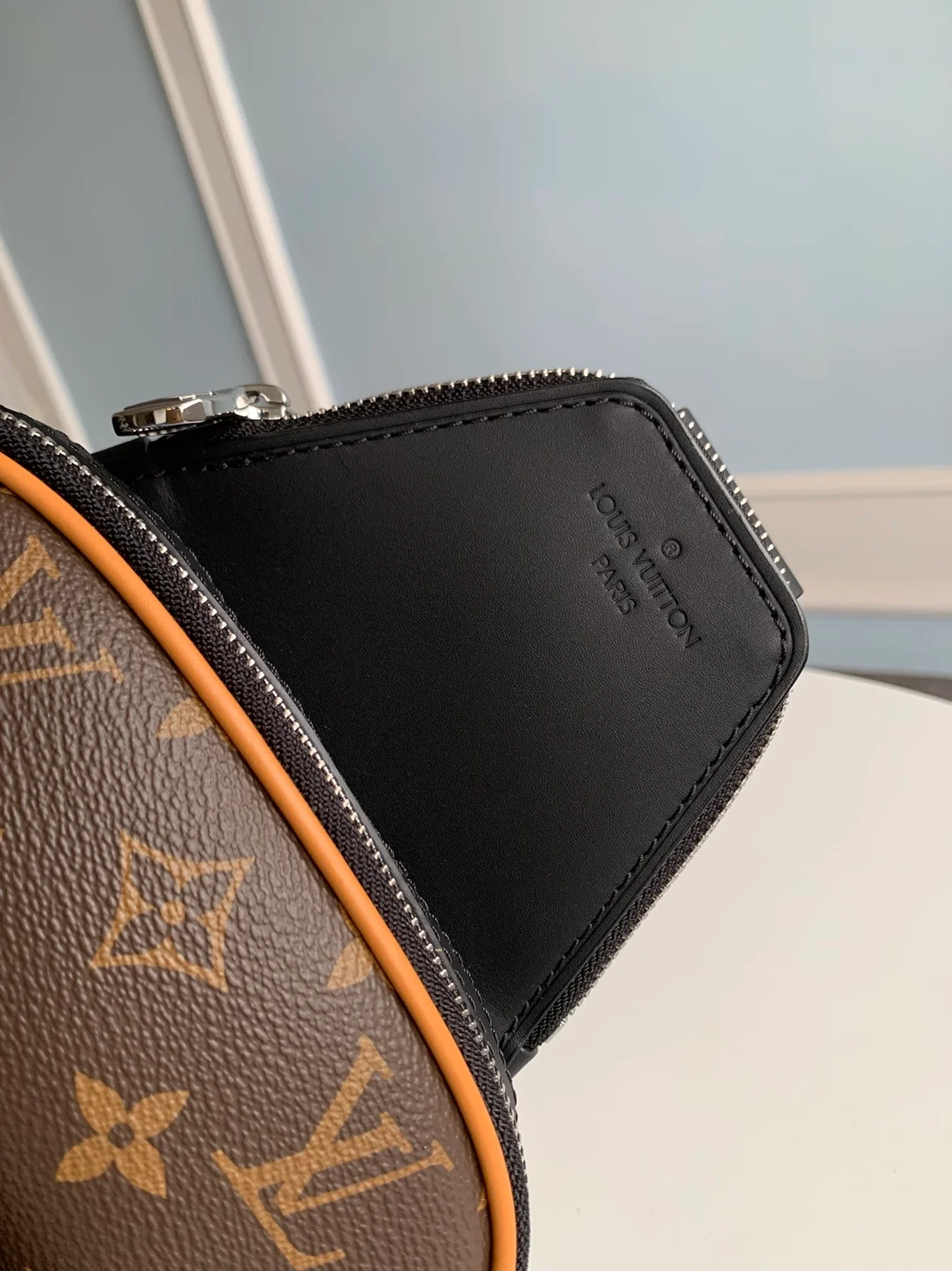 루이비통 에비뉴 슬링백 NM M46718