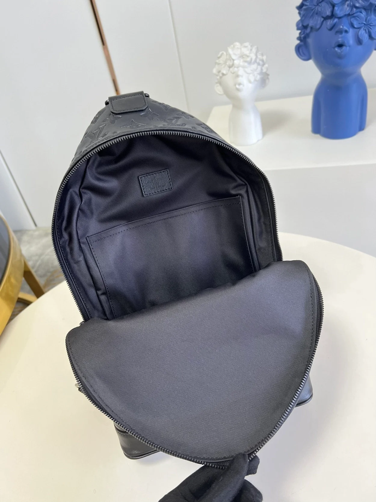 루이비통 레이서 슬링백 M46107