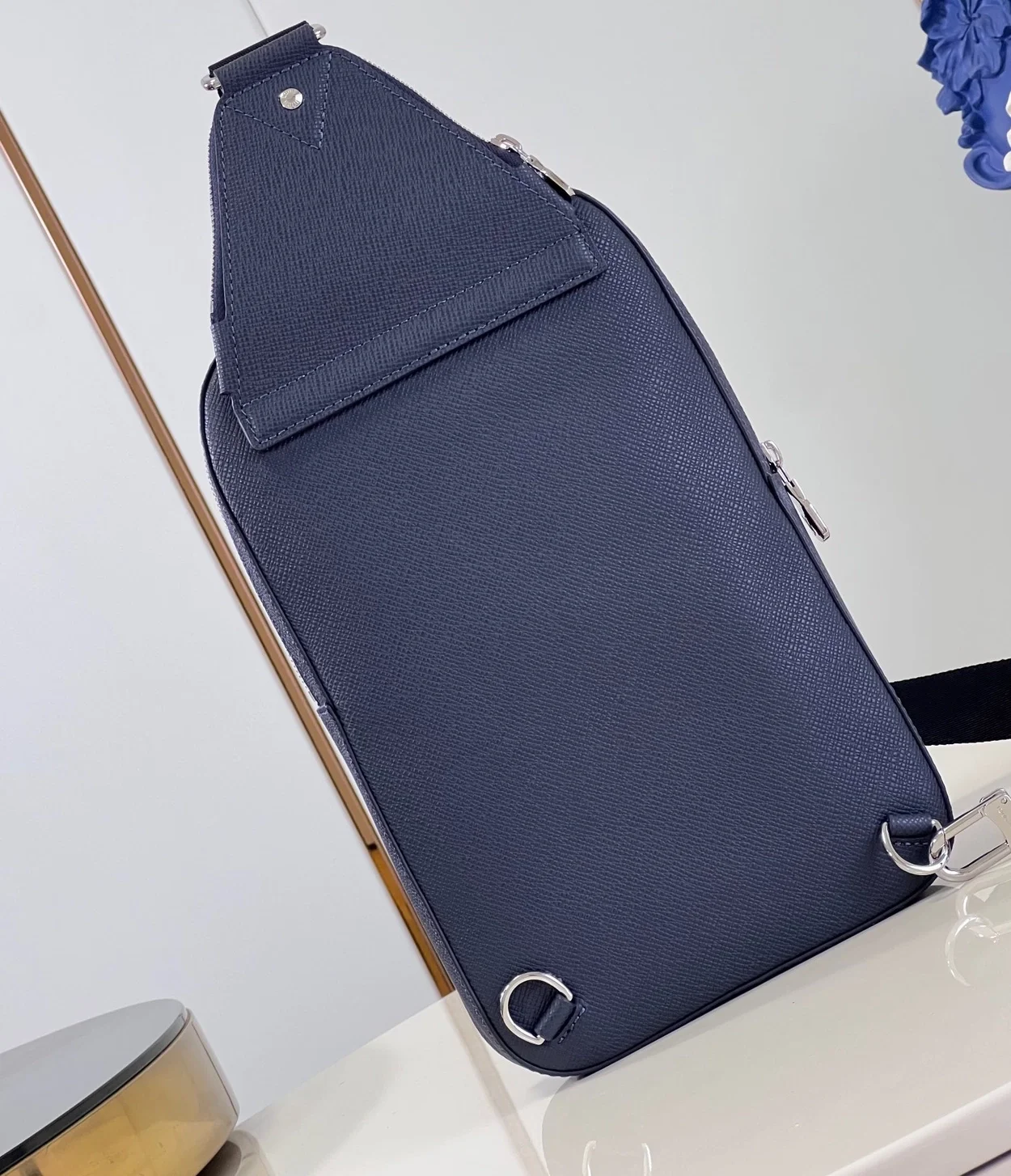 루이비통 에비뉴 슬링백 NM M30971