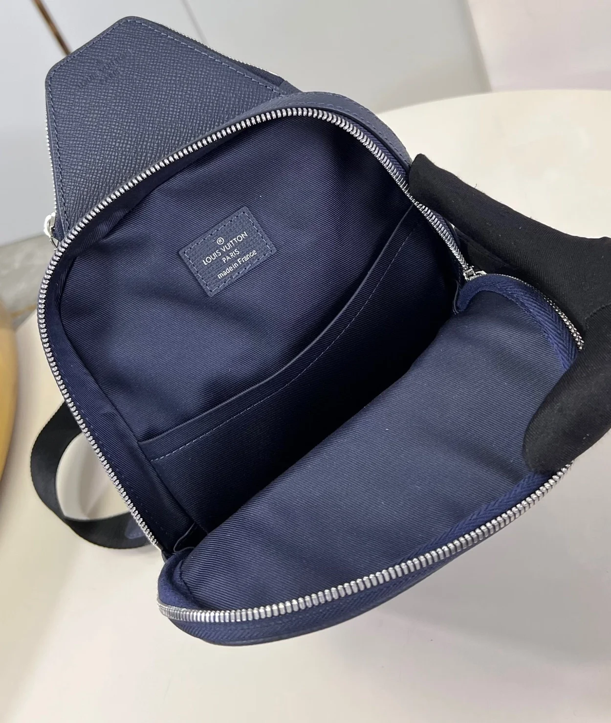 루이비통 에비뉴 슬링백 NM M30971