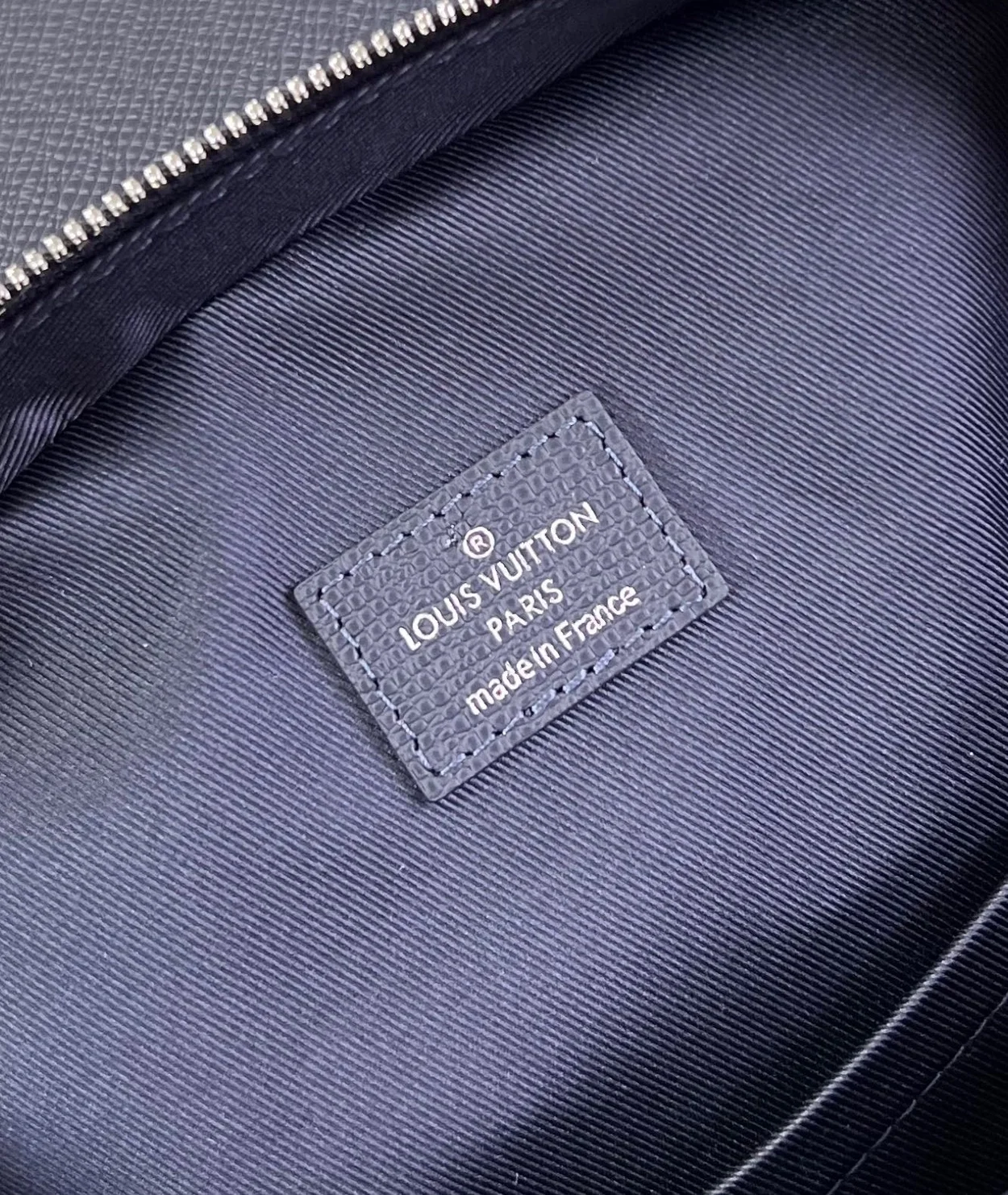 루이비통 에비뉴 슬링백 NM M30971