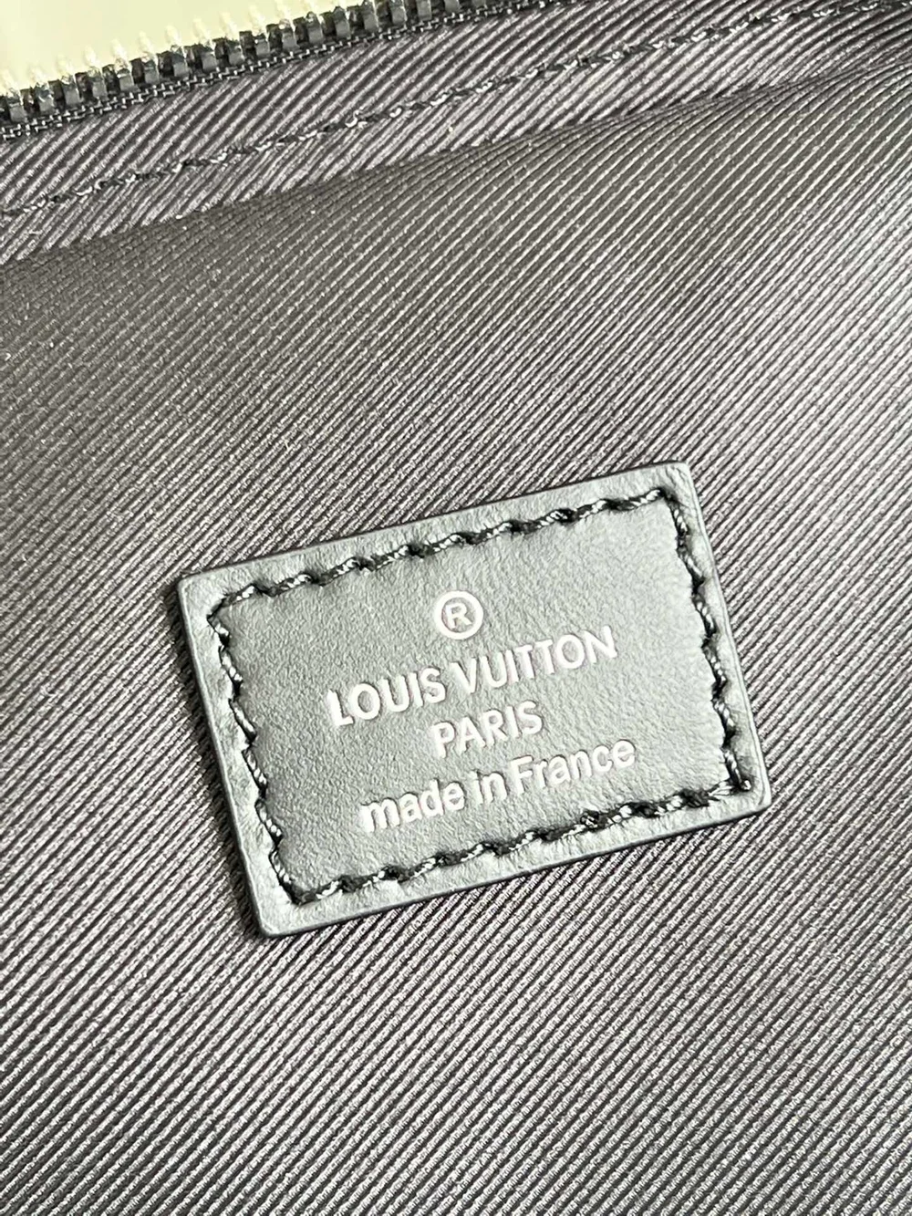 루이비통 애비뉴 슬링 백 N45277