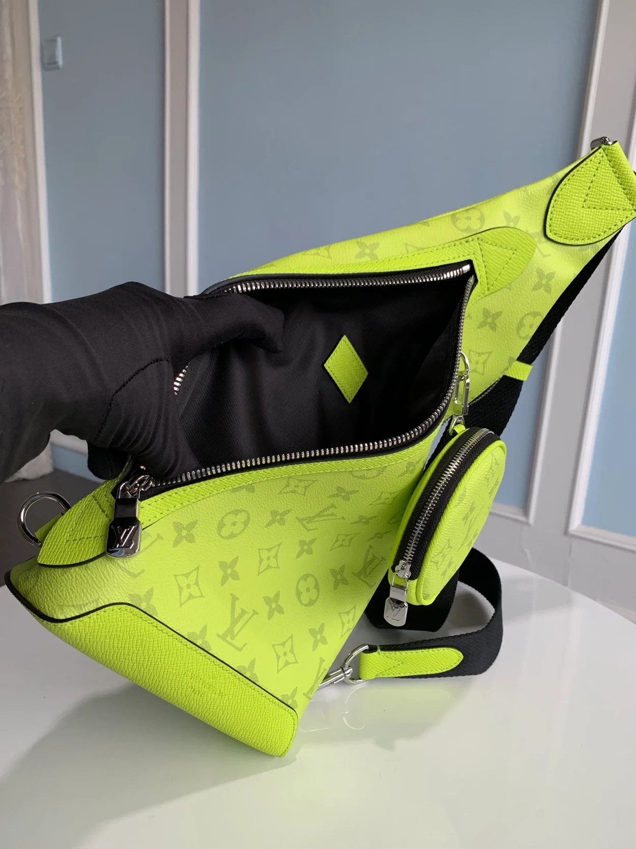 루이비통 듀오 슬링백 M30945