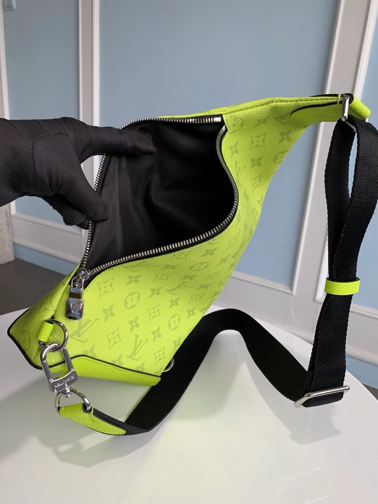 루이비통 듀오 슬링백 M30945