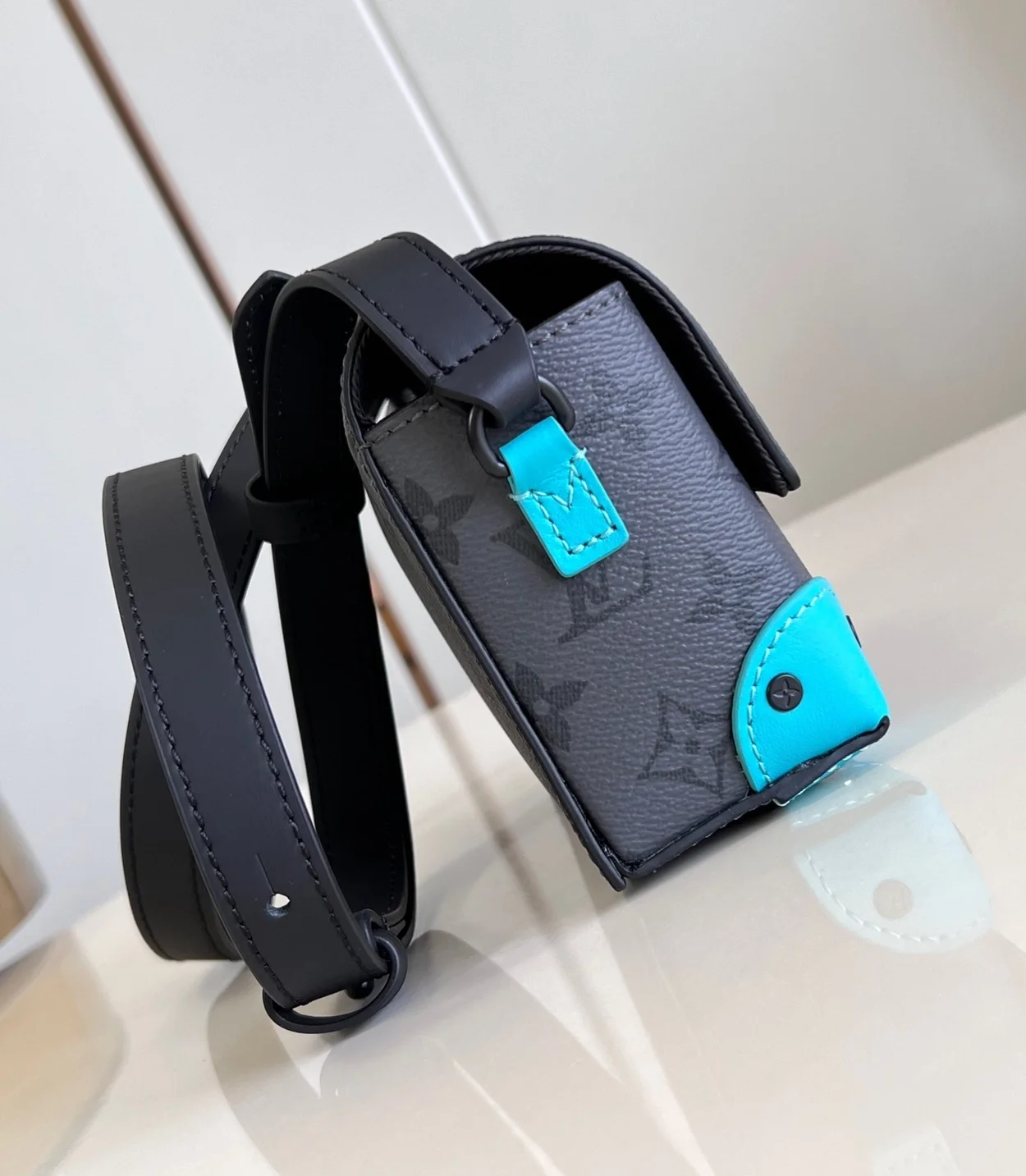 루이비통 스티머 웨어러블 월릿 M11496