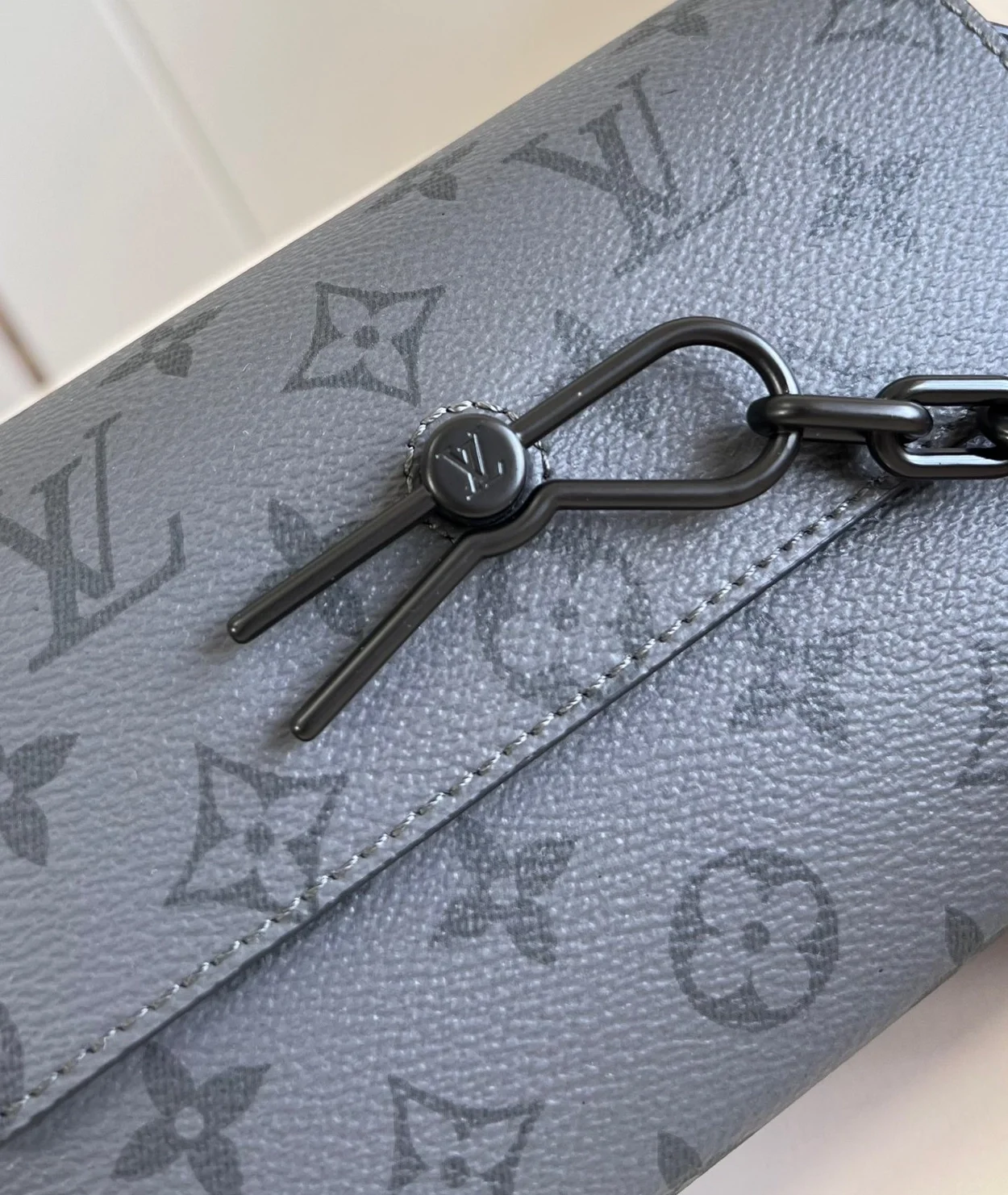 루이비통 스티머 웨어러블 월릿 M11496