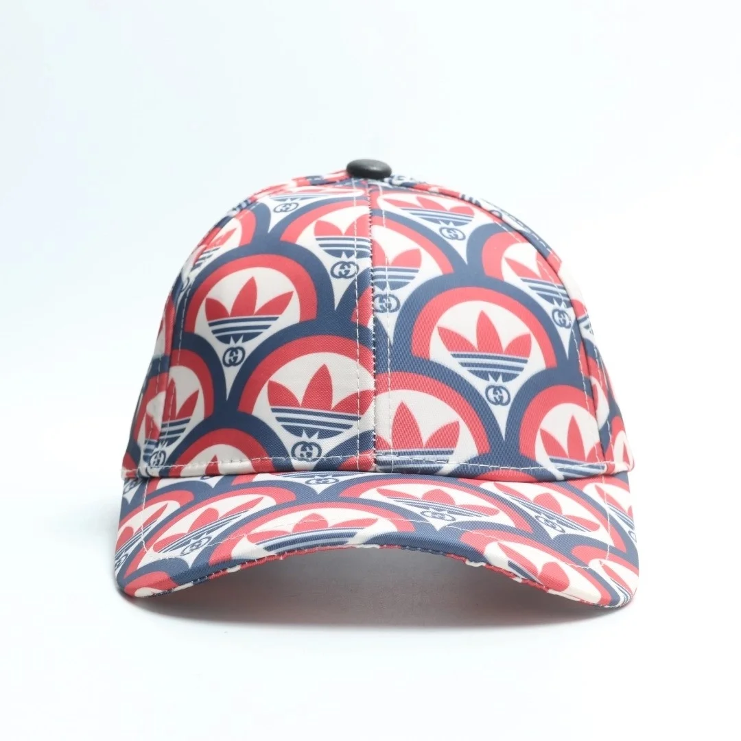 구찌 x 아디다스 트레포일 프린트 야구 모자