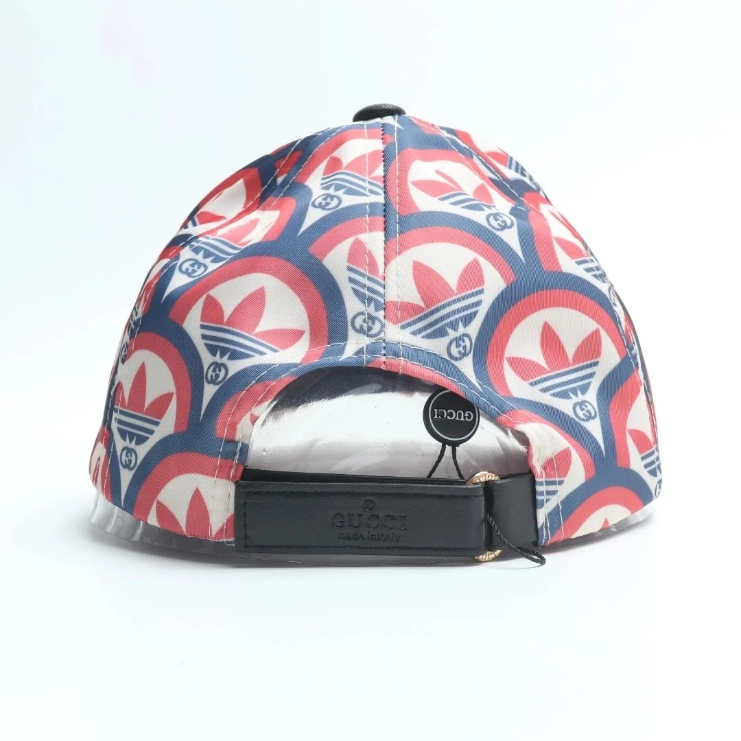 구찌 x 아디다스 트레포일 프린트 야구 모자