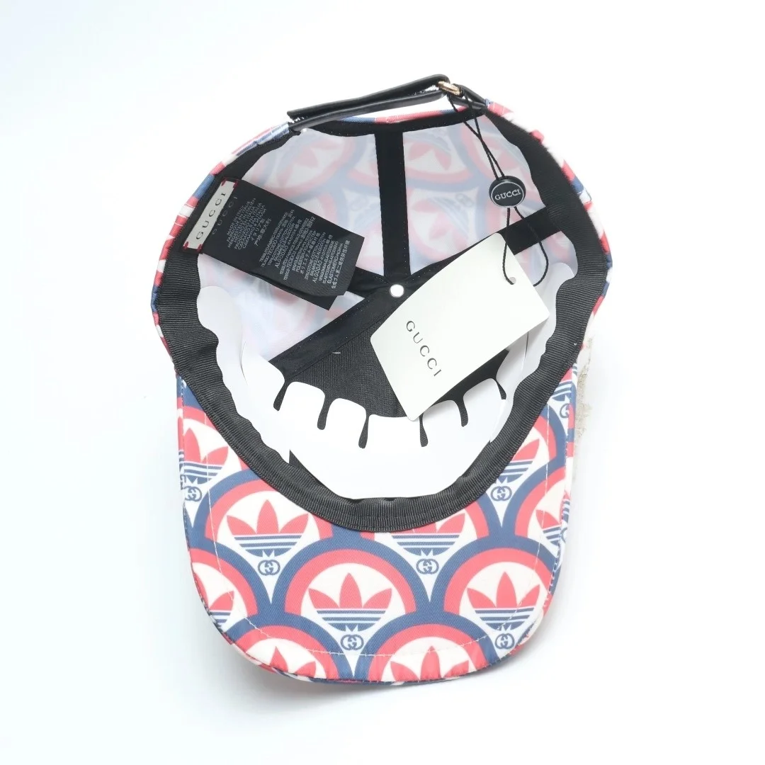 구찌 x 아디다스 트레포일 프린트 야구 모자