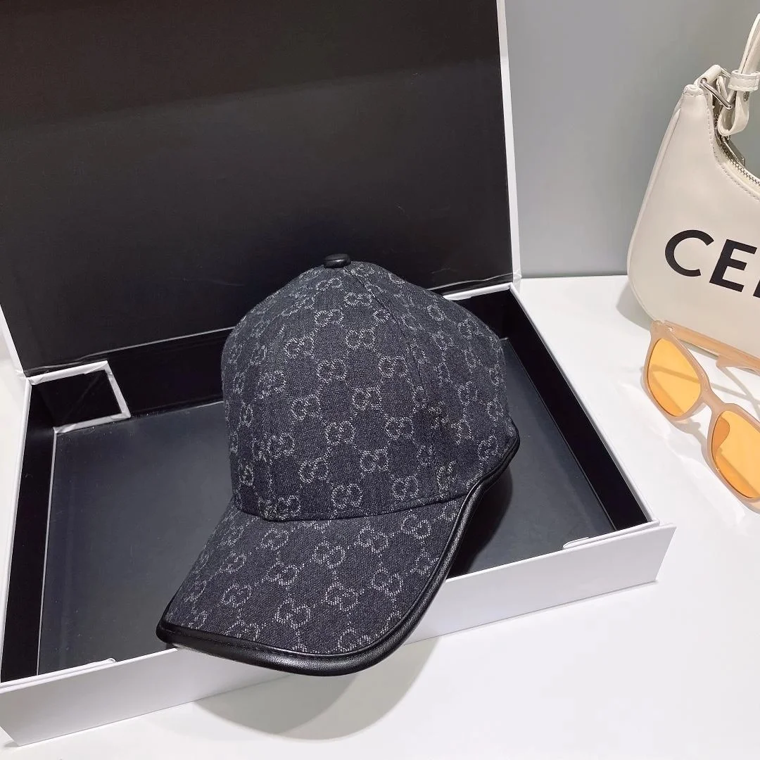 구찌 GG 자카드 블랙 데님 베이스볼 캡
