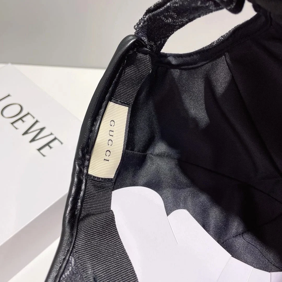 구찌 GG 자카드 블랙 데님 베이스볼 캡