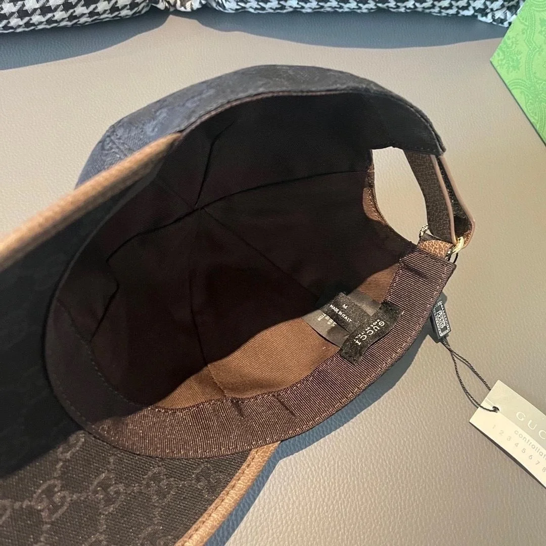 구찌 GG 골드 메탈 로고 블랙 베이스볼 캡