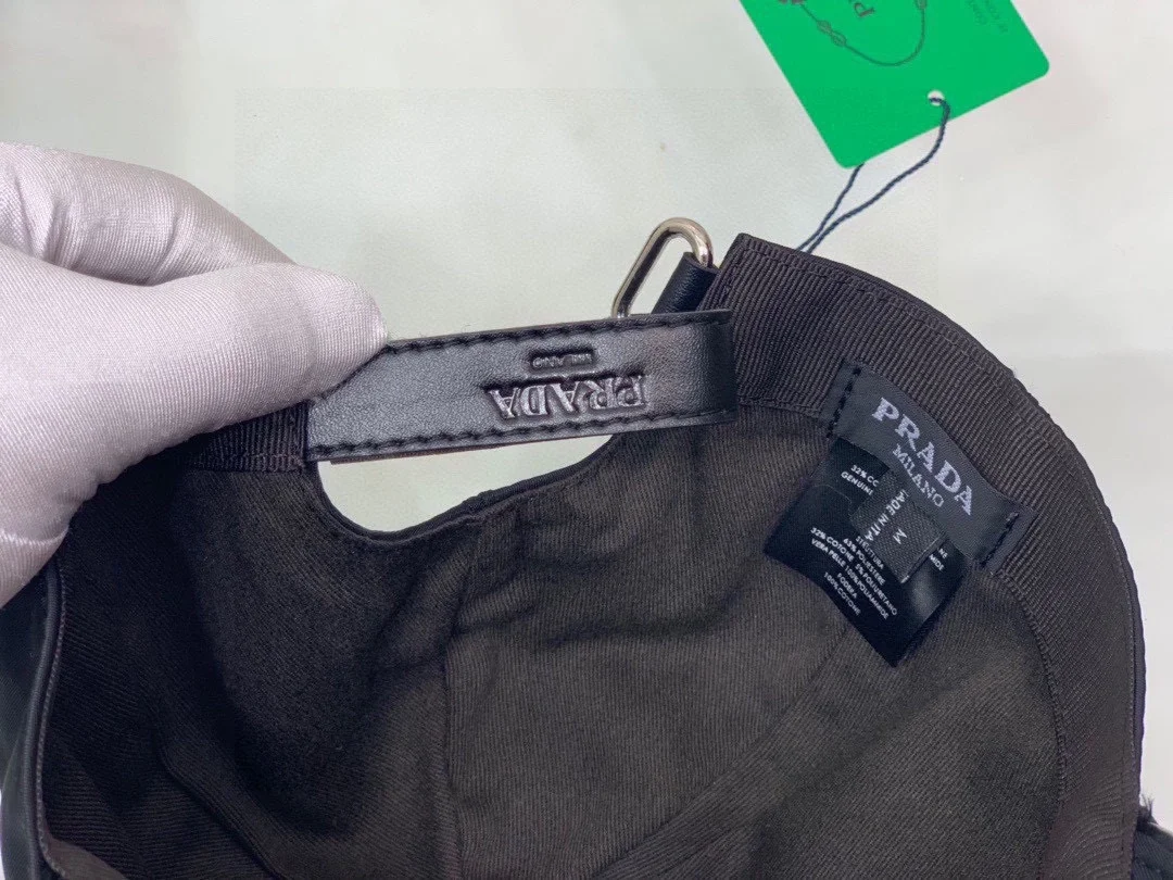 프라다 삼각로고 나일론 볼캡 블랙