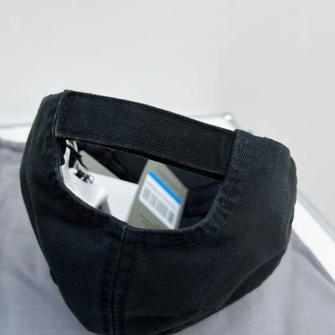 발렌시아가 디스트로이드 볼캡 블랙