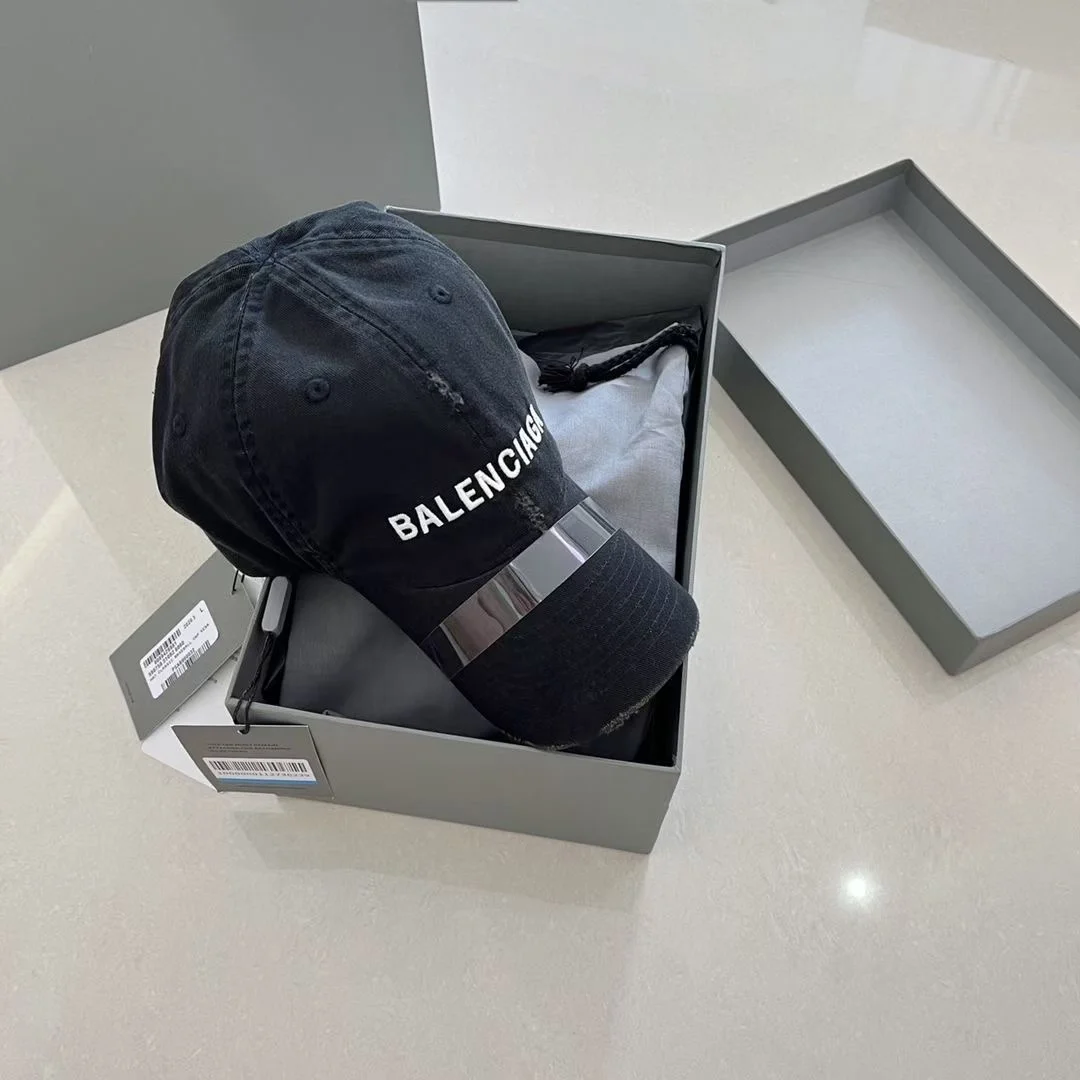 발렌시아가 디스트로이드 볼캡 블랙