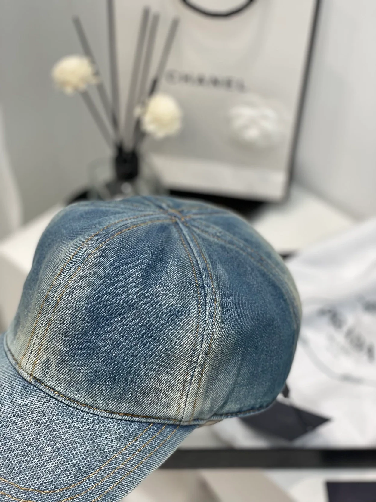 프라다 삼각로고 데님 볼캡 라이트블루