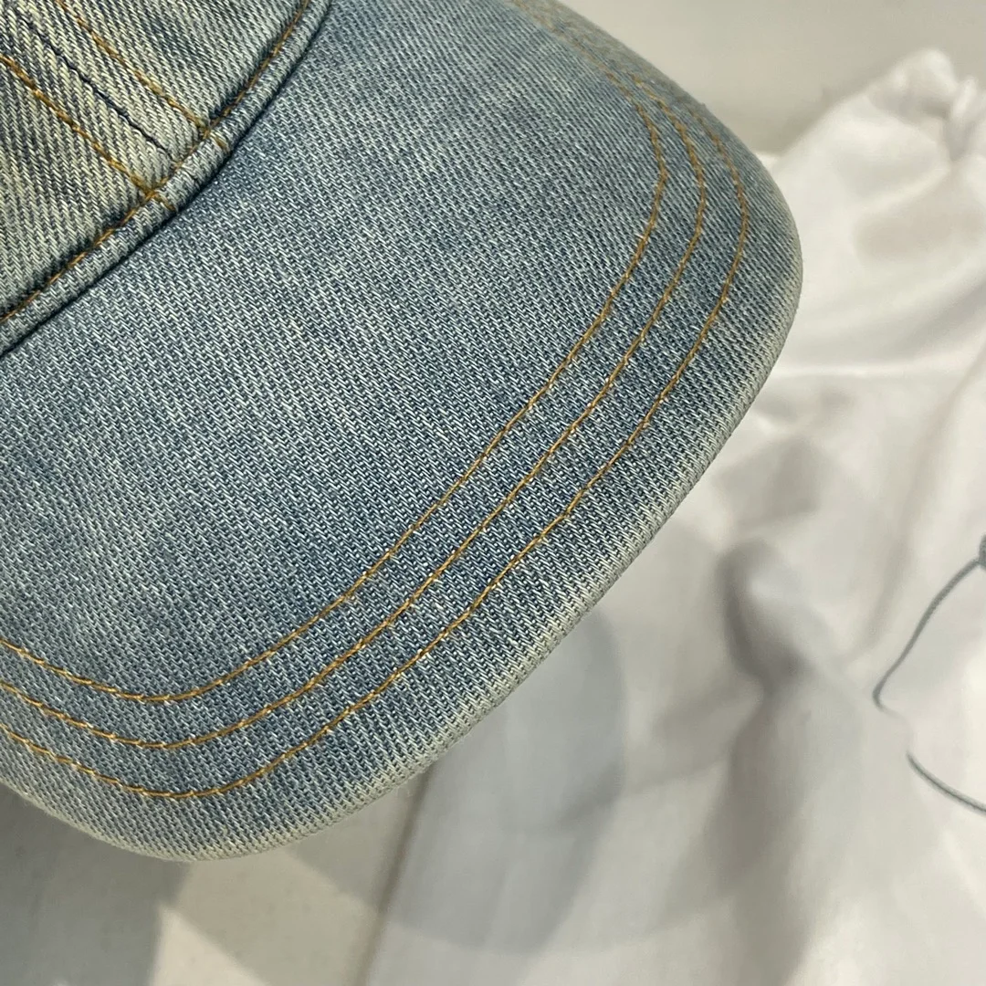 프라다 삼각로고 데님 볼캡 라이트블루