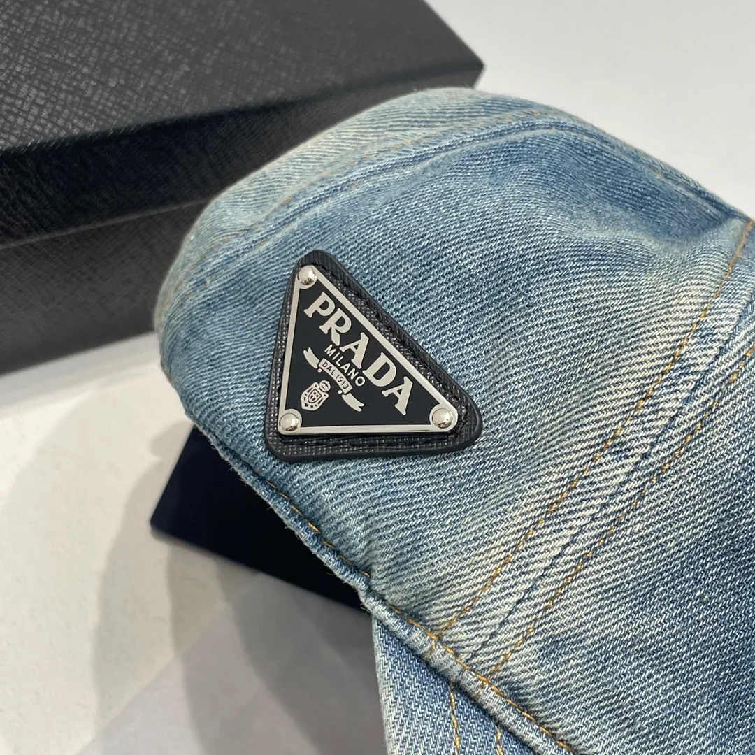 프라다 삼각로고 데님 볼캡 라이트블루