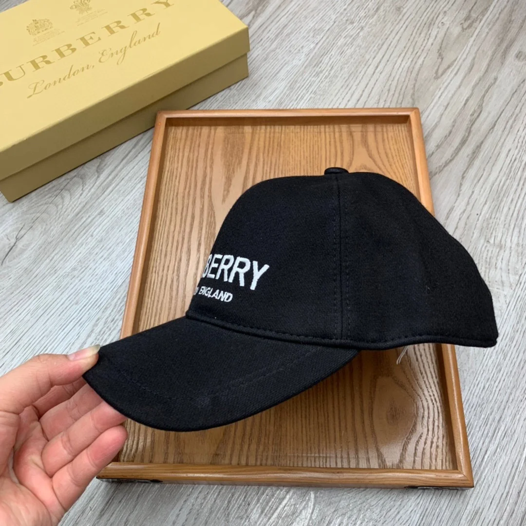 버버리 체크 베이스볼 볼캡