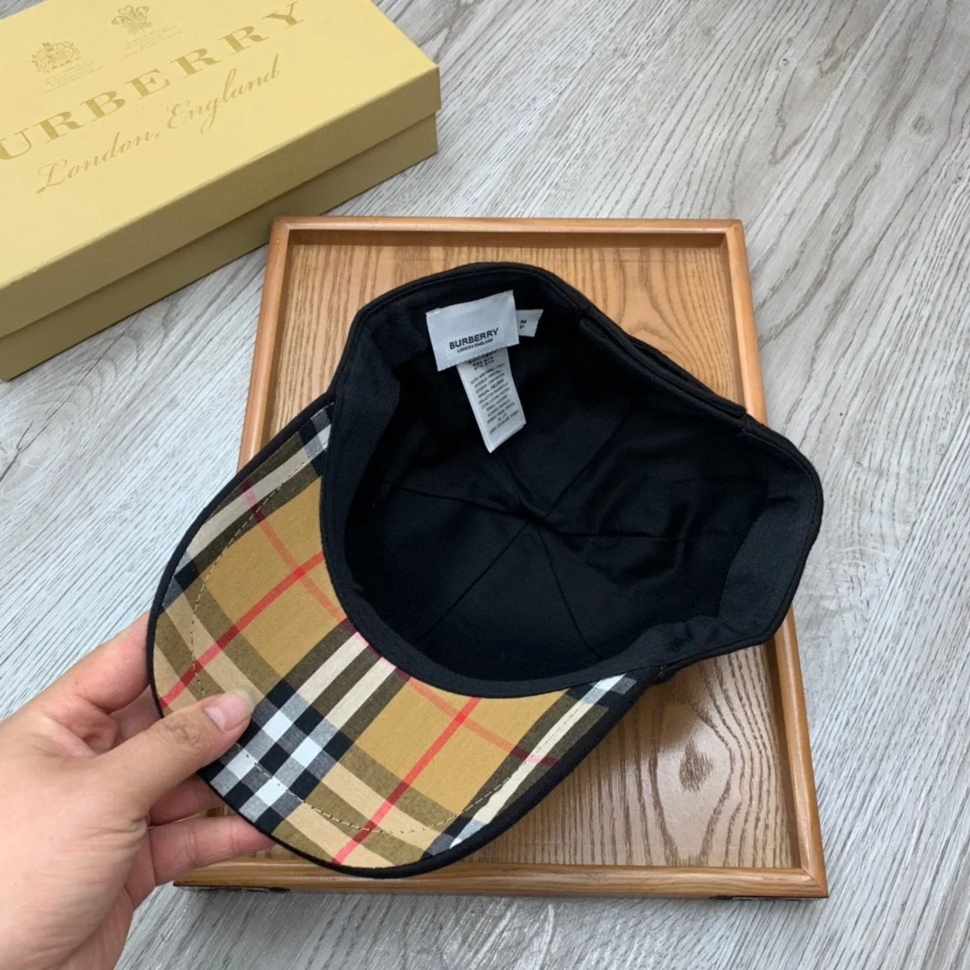 버버리 체크 베이스볼 볼캡