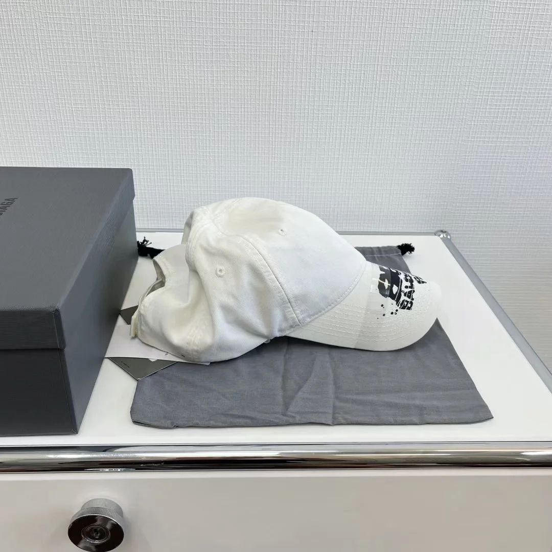 발렌시아가 핸드드론 BB 아이콘 볼캡 화이트