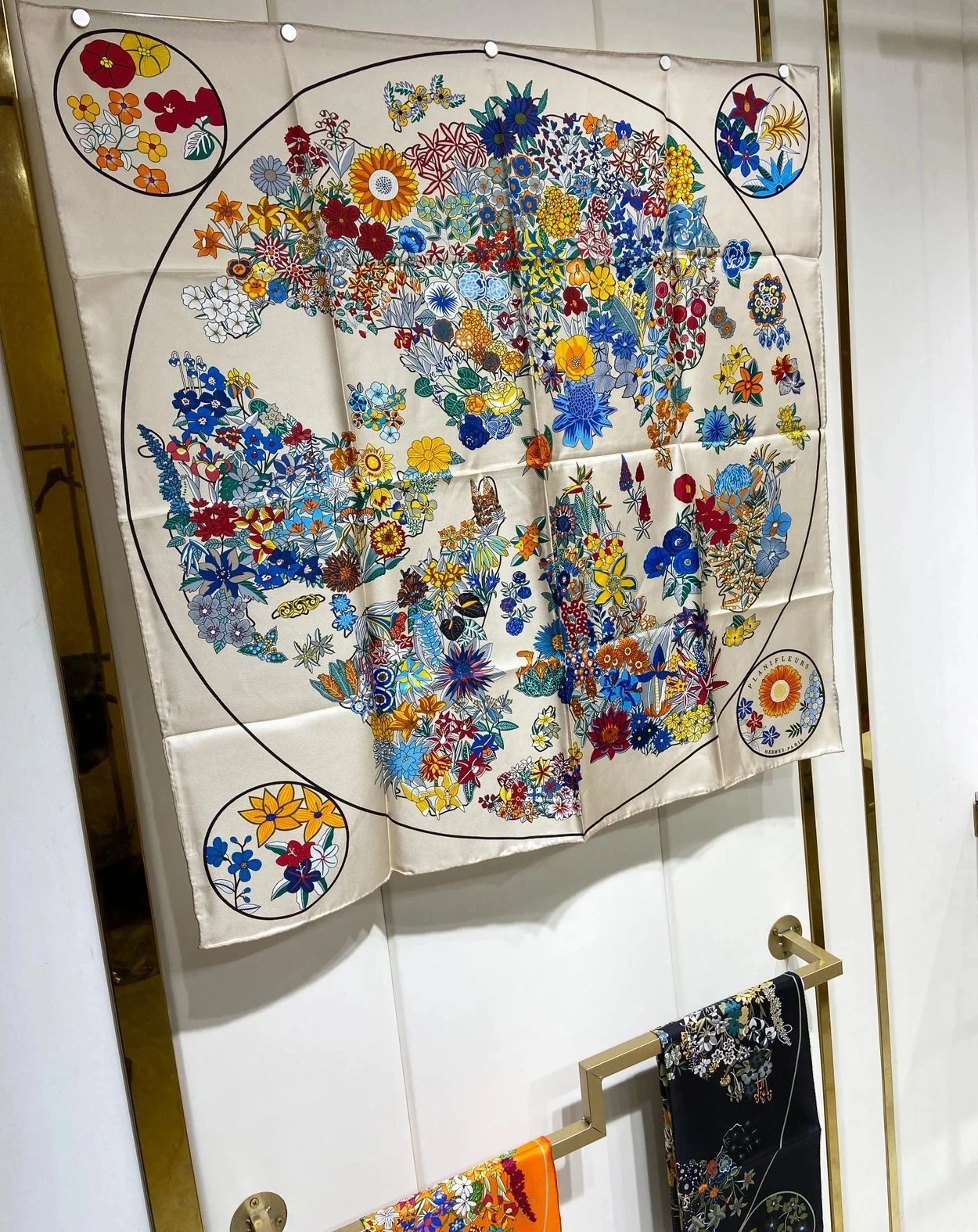 에르메스 플랑플뢰르 90 크림 스카프