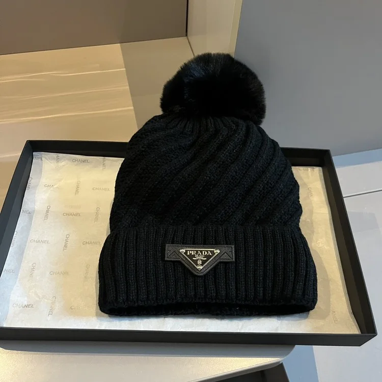 프라다 비니 블랙