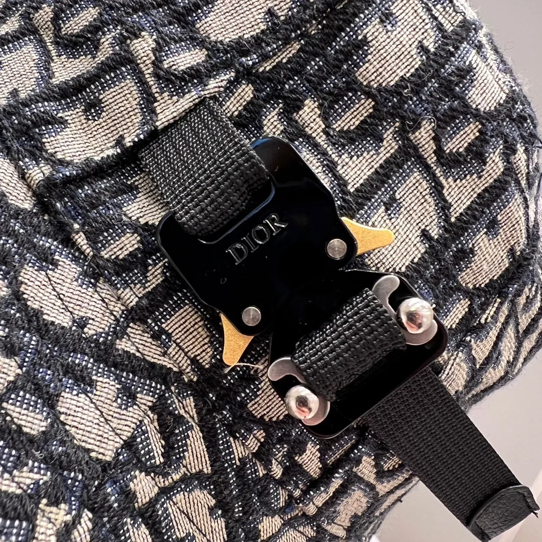 디올 오블리크 버킷햇