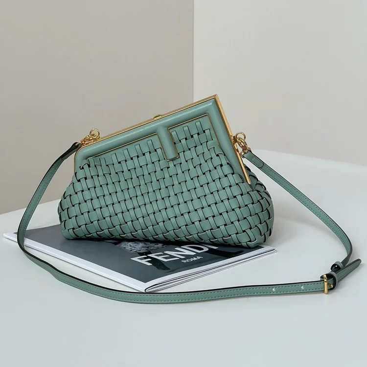 펜디 퍼스트 스몰 민트 우븐 레더백