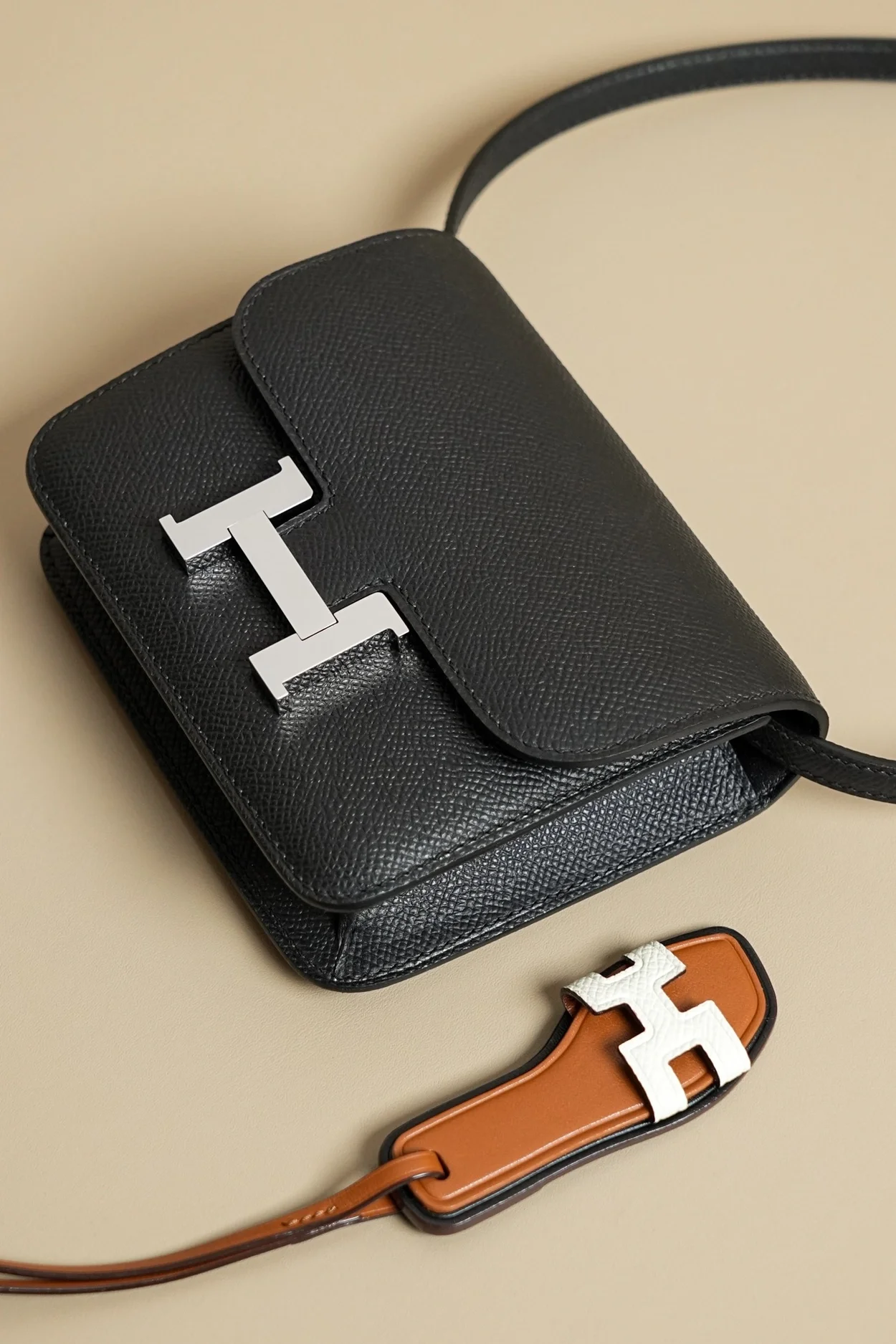 에르메스 콘스탄스 슬림 월렛 블랙 앱송 팔라듐 하드웨어 (100% HAND MADE)