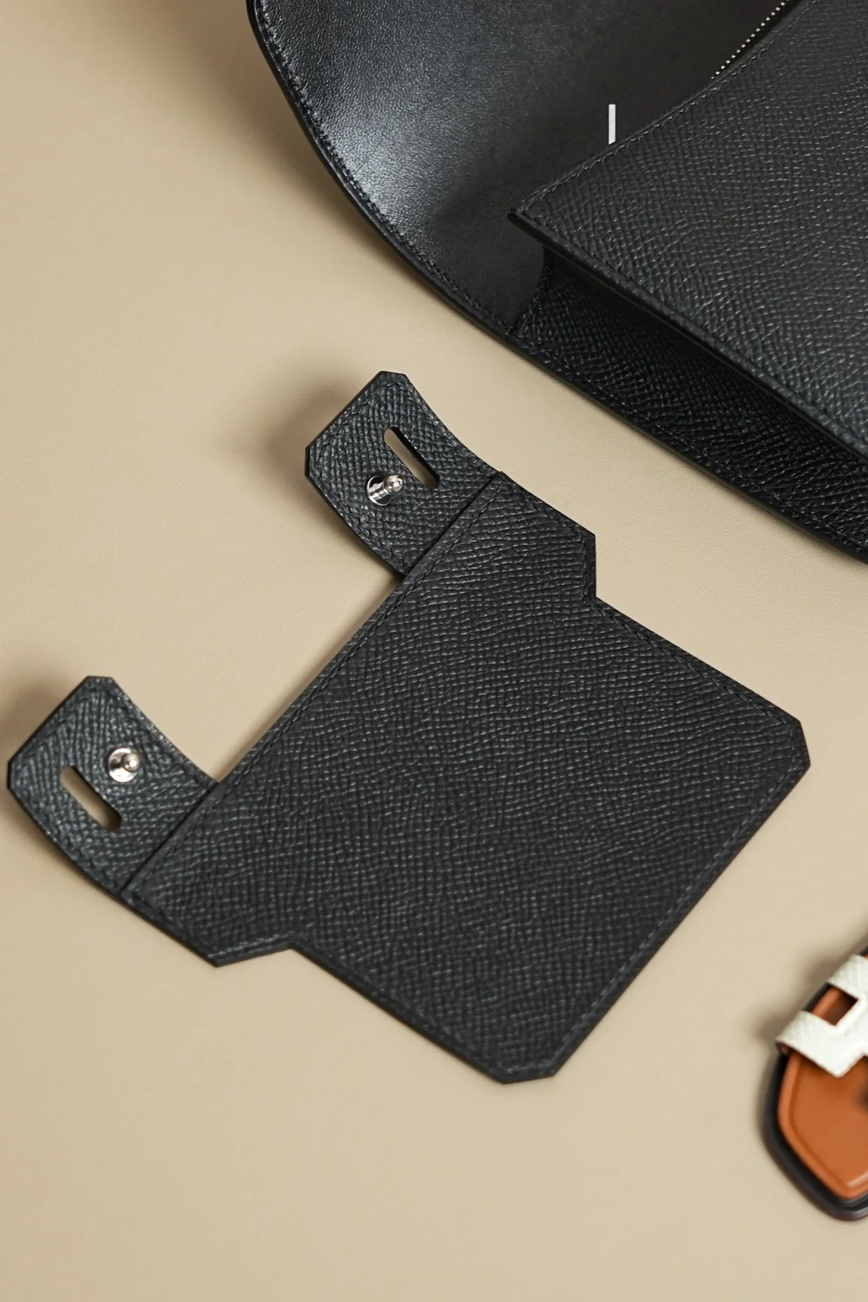 에르메스 콘스탄스 슬림 월렛 블랙 앱송 팔라듐 하드웨어 (100% HAND MADE)