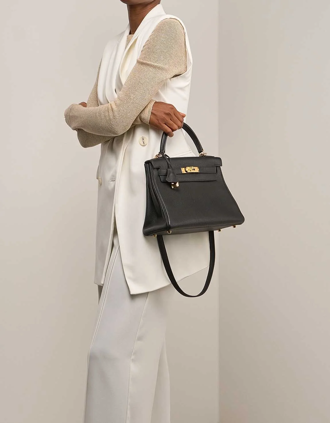 에르메스 켈리 28 르투르네 블랙 골드 하드웨어 (100% HAND MADE)