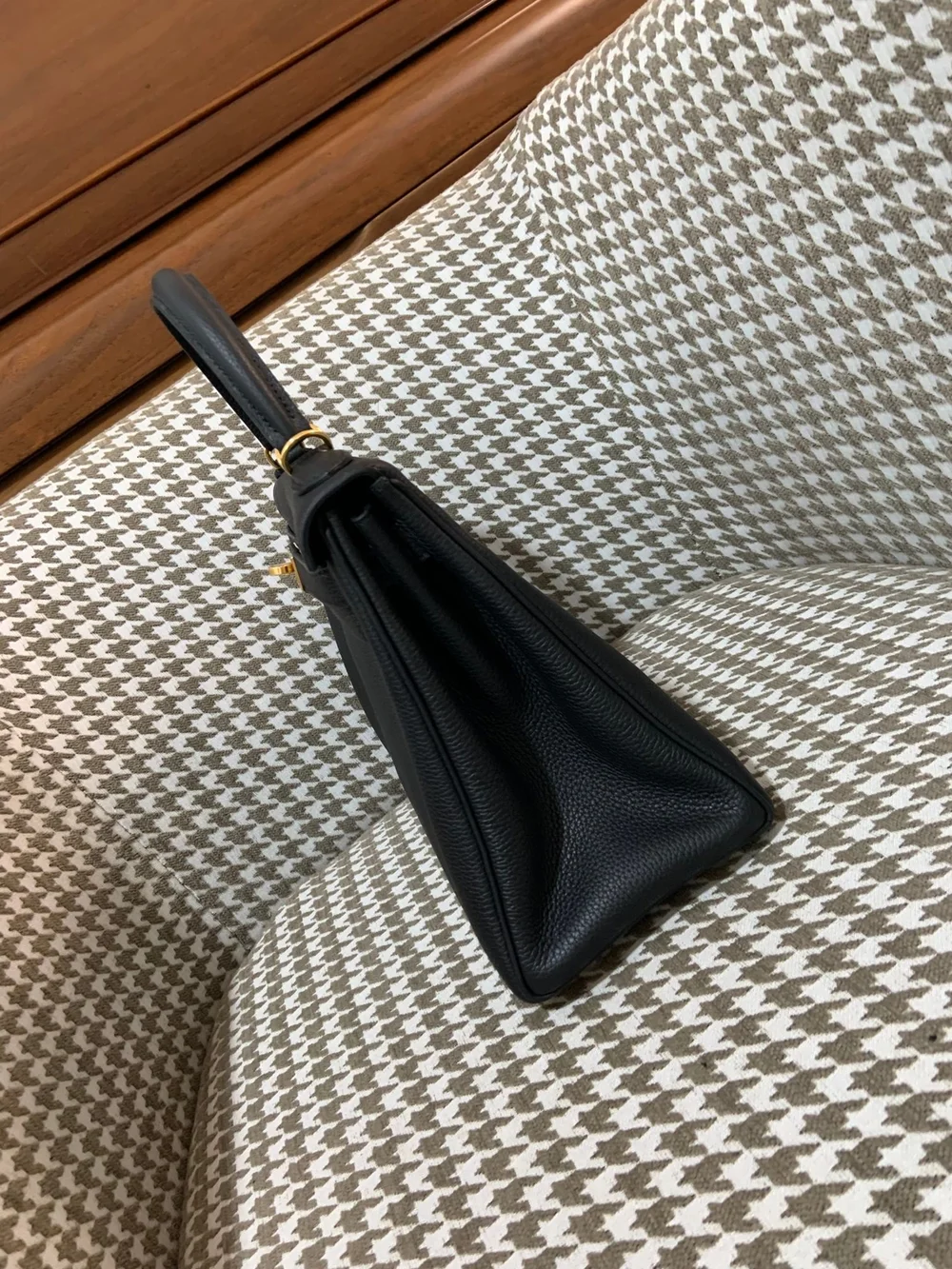 에르메스 켈리 28 르투르네 블랙 골드 하드웨어 (100% HAND MADE)