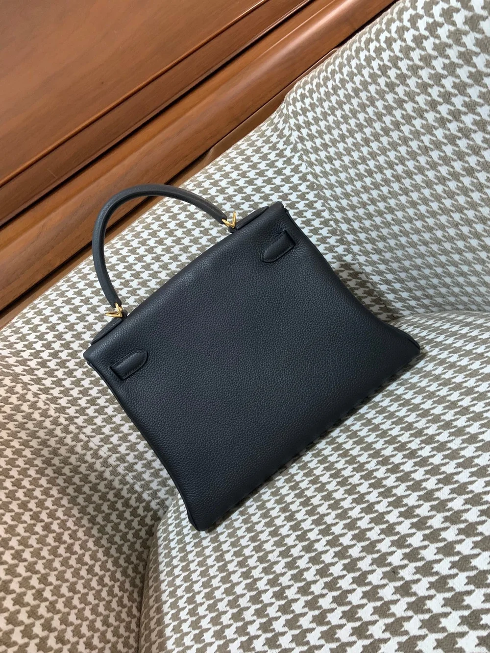 에르메스 켈리 28 르투르네 블랙 골드 하드웨어 (100% HAND MADE)