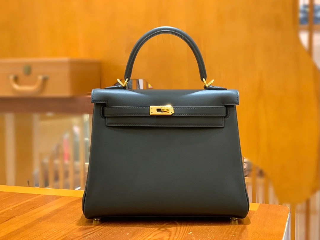 에르메스 켈리 25 르투르네 스위프트 블랙 골드 하드웨어 (100% HAND MADE)