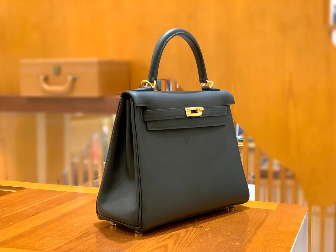 에르메스 켈리 25 르투르네 스위프트 블랙 골드 하드웨어 (100% HAND MADE)